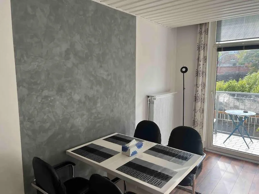 Schoenes City-Apartment Im Zentrum Mit Balkon Хоф
